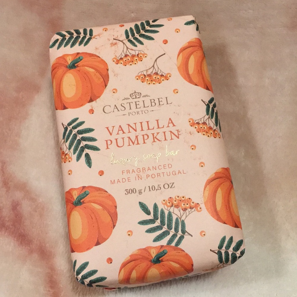 Fall Harvest Vanilla Pumpkin Scented luxury Soap Bar 10.5 oz Castelbel Porto NWT